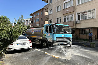 KÂĞITHANE’DE YAZ TEMİZLİĞİ ARALIKSIZ SÜRÜYOR